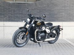 Triumph Bonneville Bobber 1200 cc - photo 1