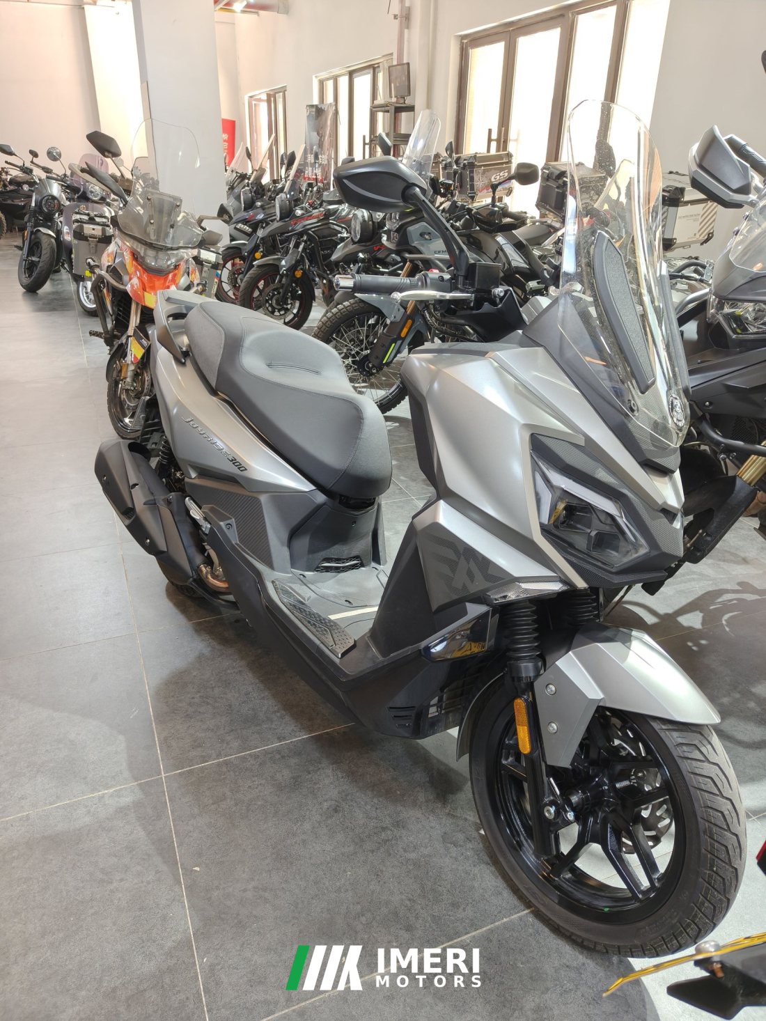 SYM Walker Joyride300 - მოტოციკლი ჩინეთიდან