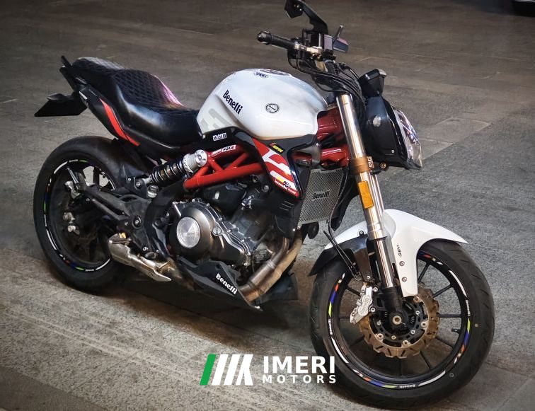 Benelli TNT 300 / BN 302S - motorcycle from China