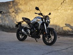 Honda CB300R - photo 2