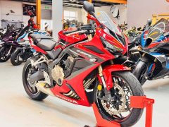 Honda CBR650R - фото 1
