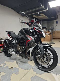 Voge 300R - ფოტო 1