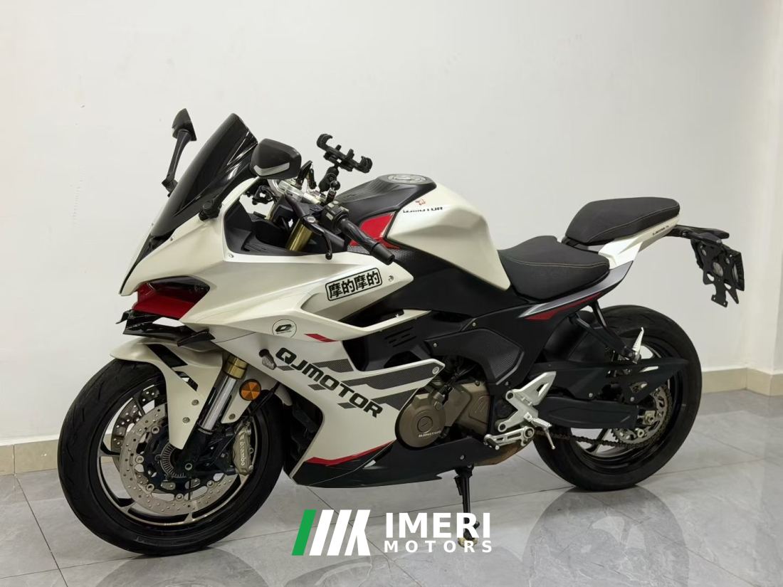 QJMOTOR SRK 550 - мотоцикл из Китая