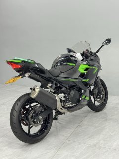 Kawasaki Ninja 400 - ფოტო 4