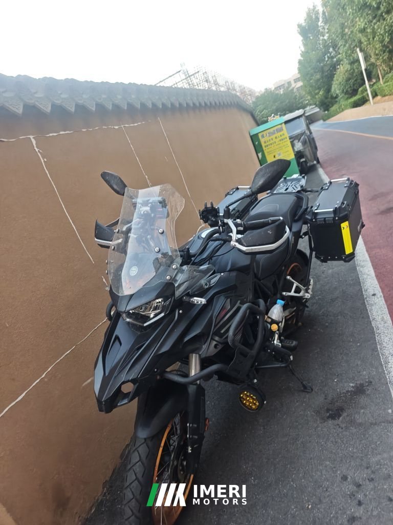 Benelli TRK552 550 cc - мотоцикл из Китая