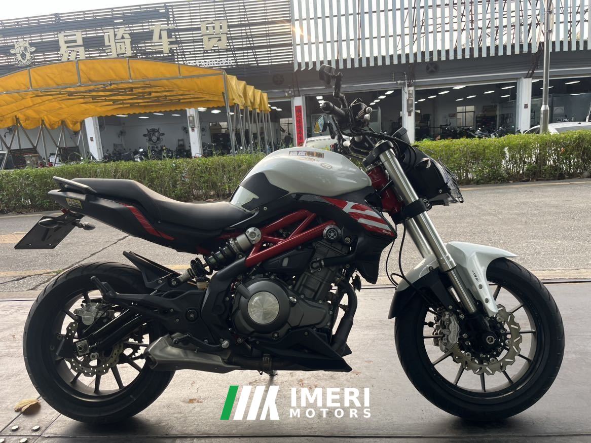 2021 Benelli TNT 300 / BN 302S