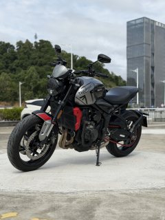 Triumph Trident 660 - ფოტო 1