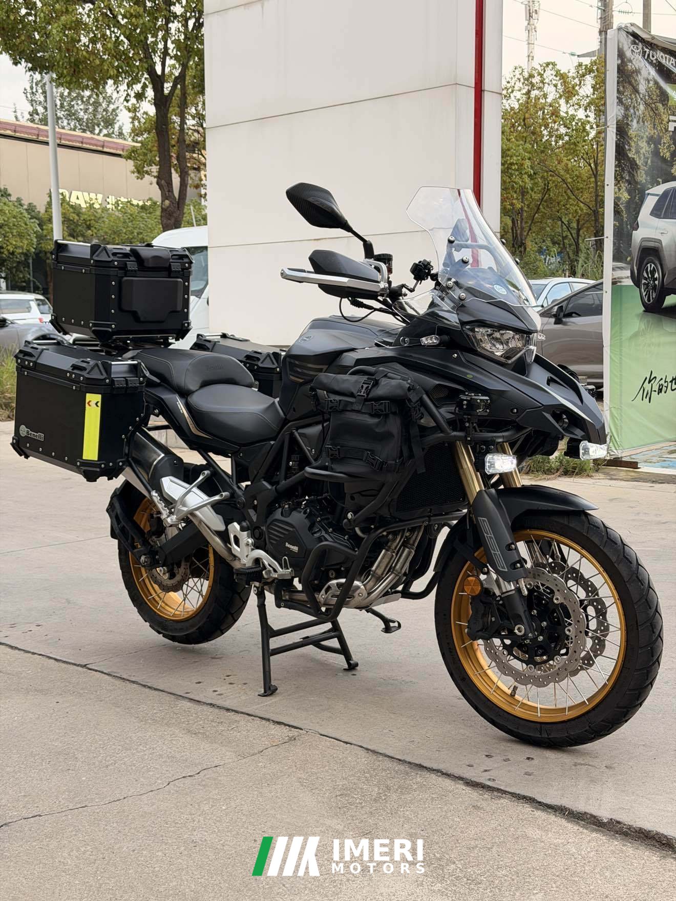 2025 Benelli TRK552 550 cc