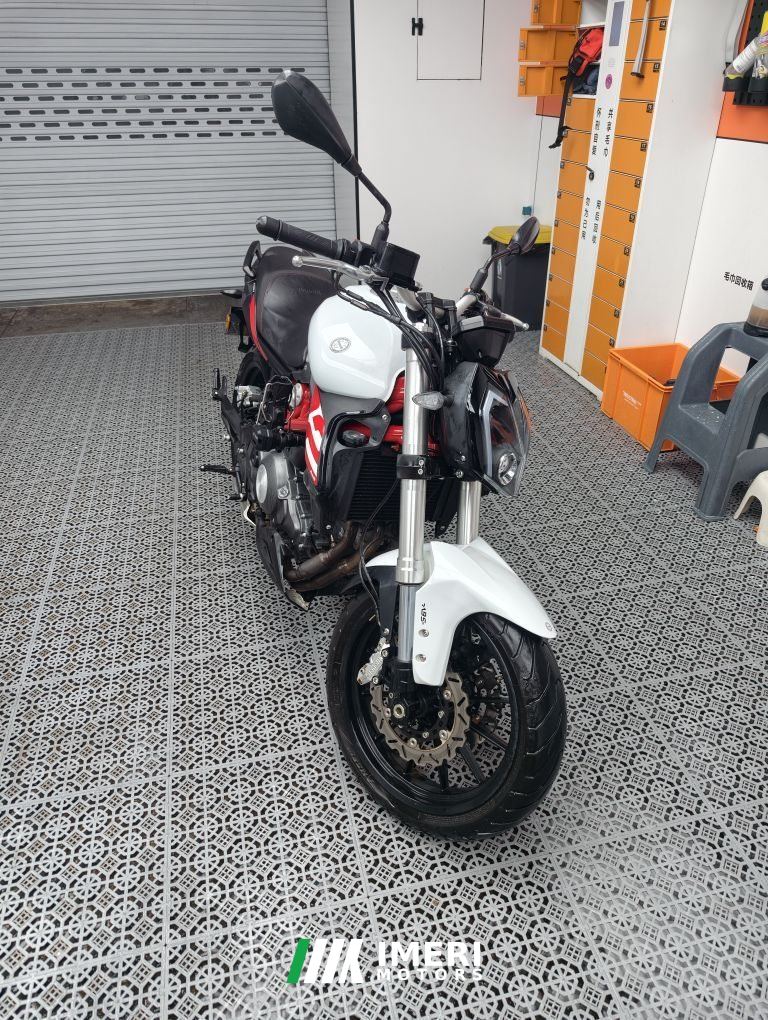 Benelli TNT 300 / BN 302S - მოტოციკლი ჩინეთიდან