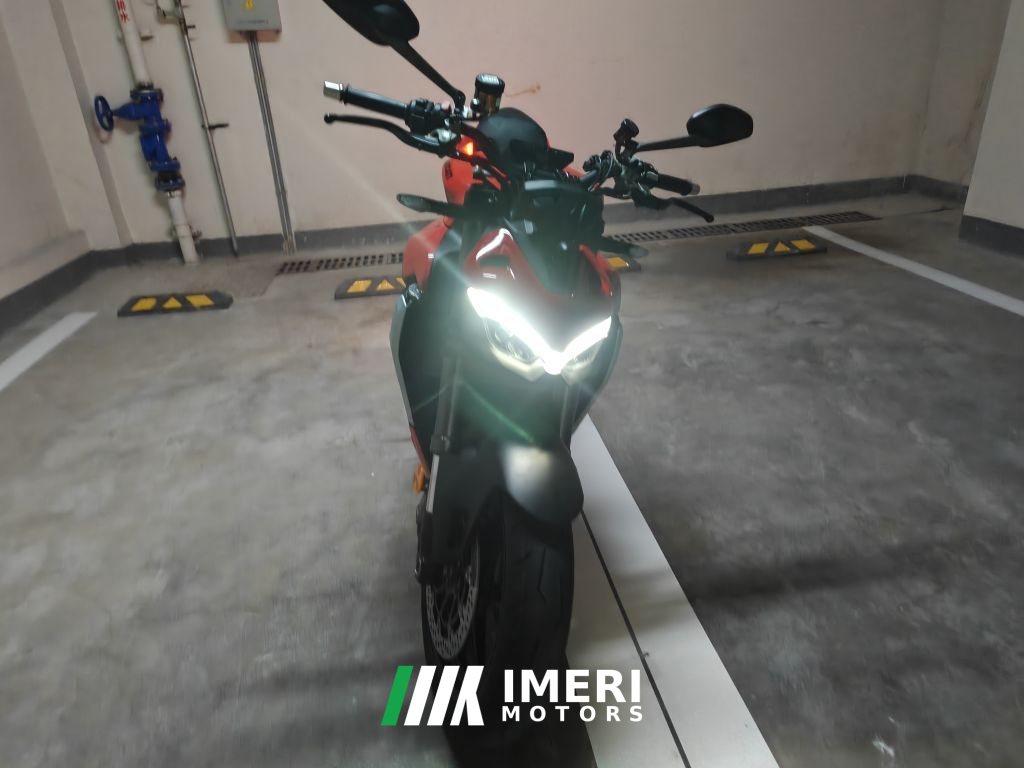 2022 Ducati Street Fighter V2 950 cc