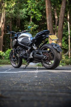 Honda CB650R - ფოტო 7