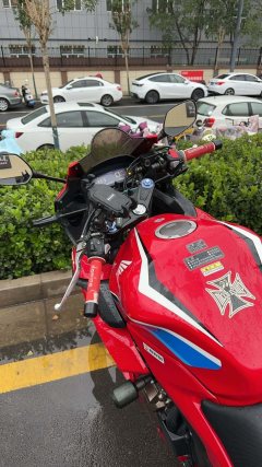 Honda CBR500R (import) - фото 1
