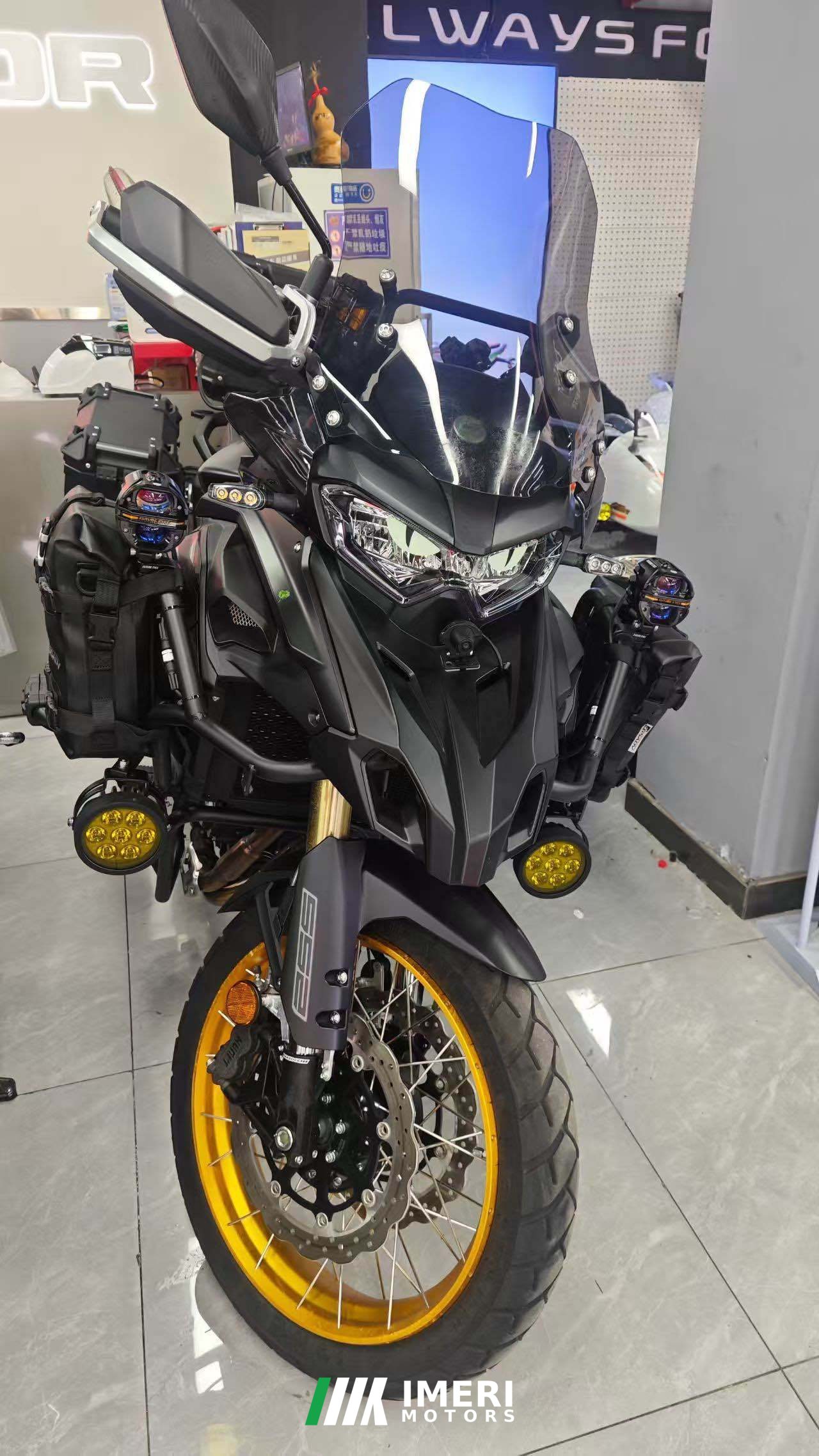 2025 Benelli TRK552 550 cc