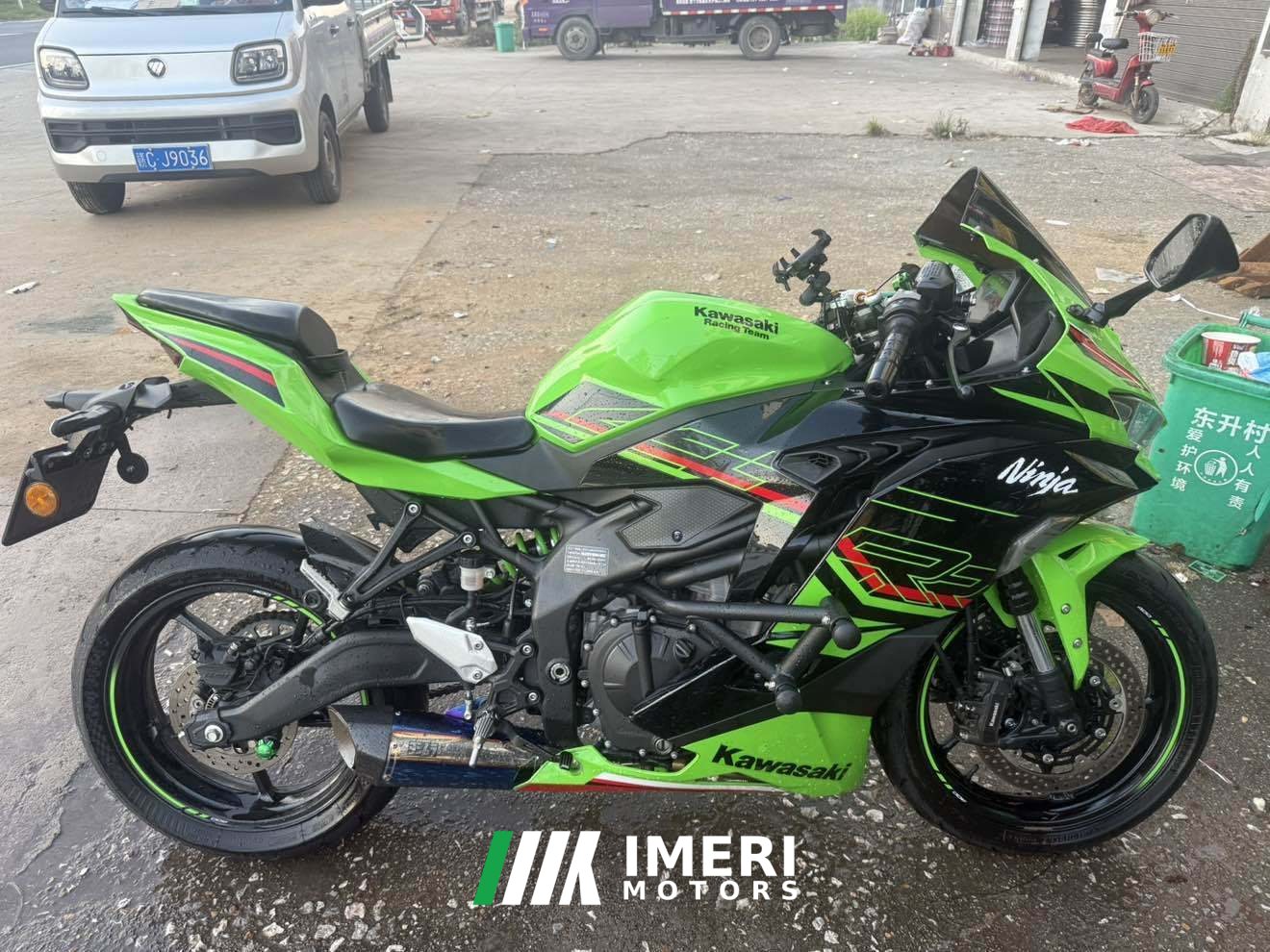 2023 Kawasaki ZX-4R 400 cc