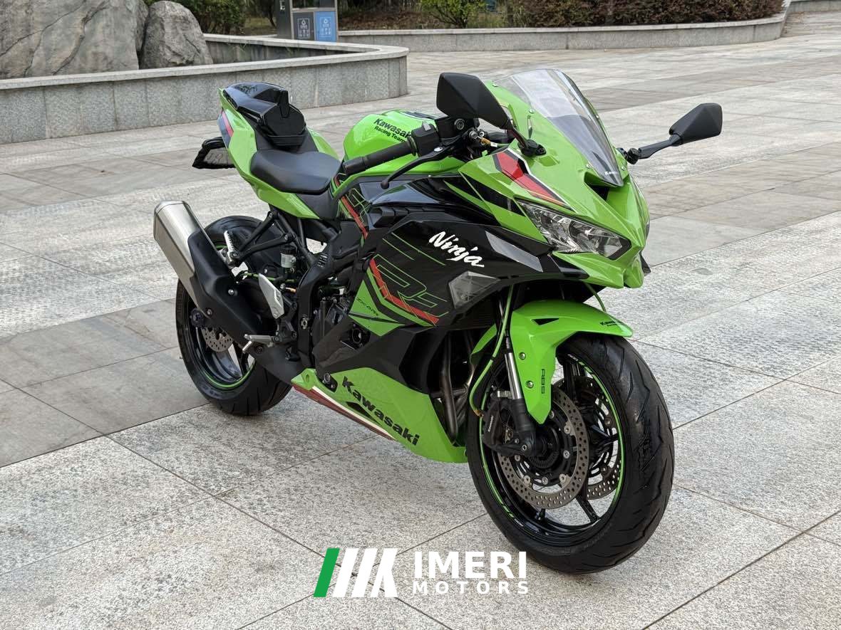 2023 Kawasaki ZX-4R 400 cc