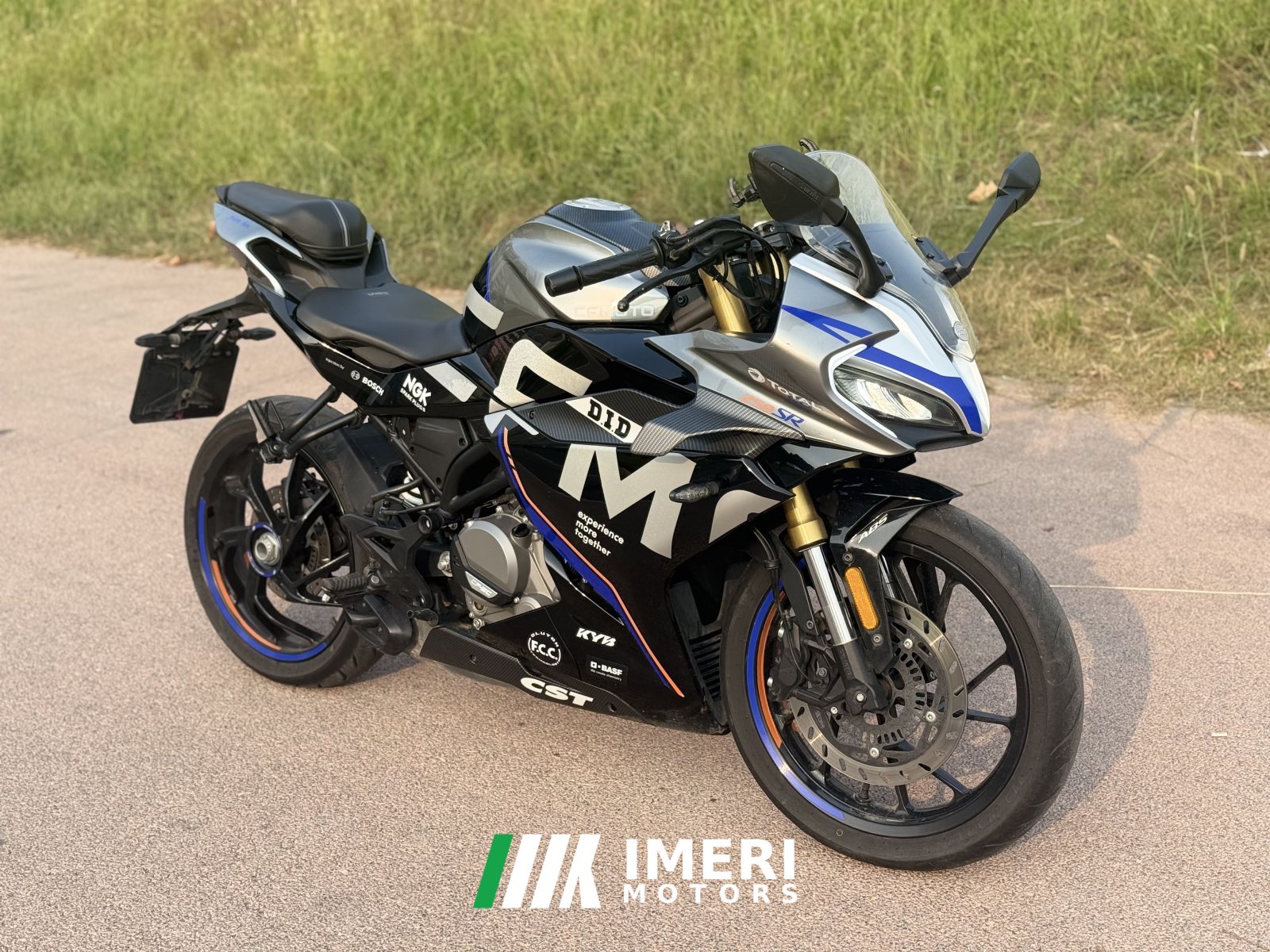 2022 CFMOTO 250SR
