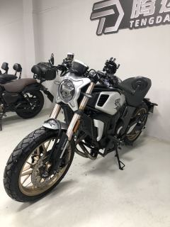 QJMOTOR Flash 350 - фото 4