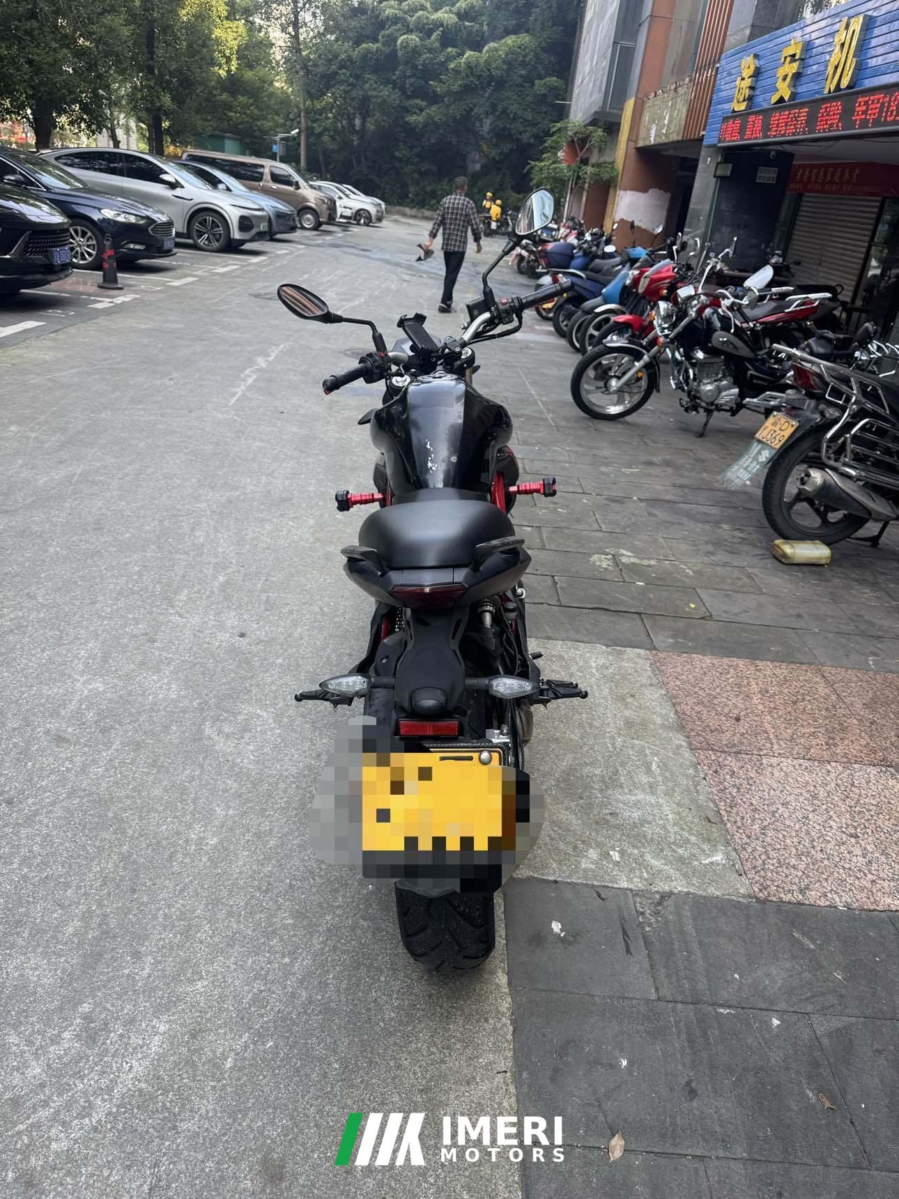 2021 Benelli TNT 300 / BN 302S