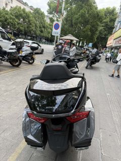 Honda Gold Wing GL1800 - ფოტო 3