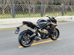 Honda CBR650R - photo 3