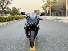 Honda CBR650R - photo 4