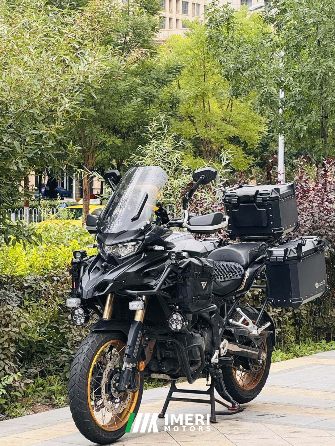 Benelli TRK552 550 cc - мотоцикл из Китая