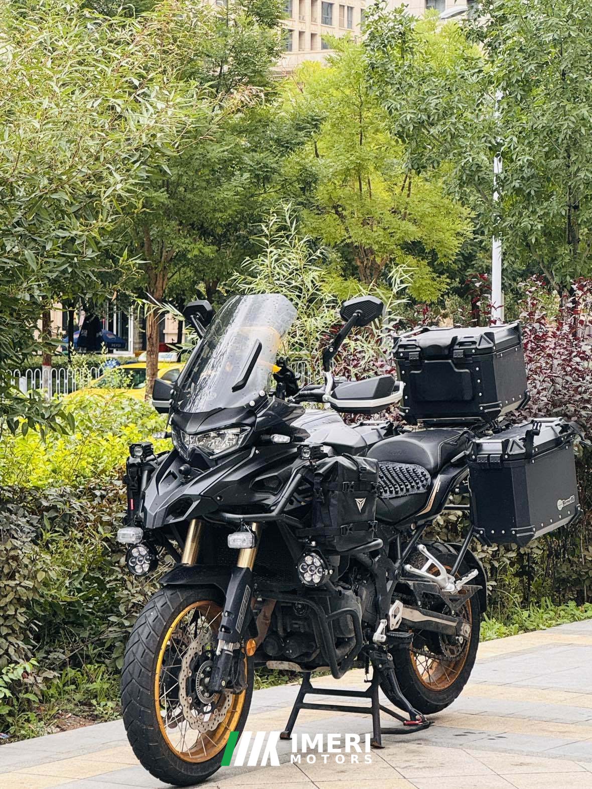2025 Benelli TRK552 550 cc