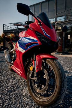 Honda CBR400R - фото 5