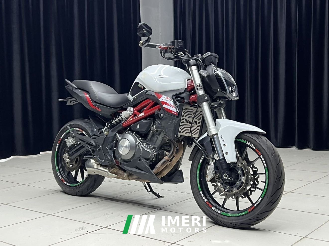 2021 Benelli TNT 300 / BN 302S