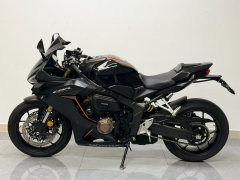 Honda CBR650R - photo 2