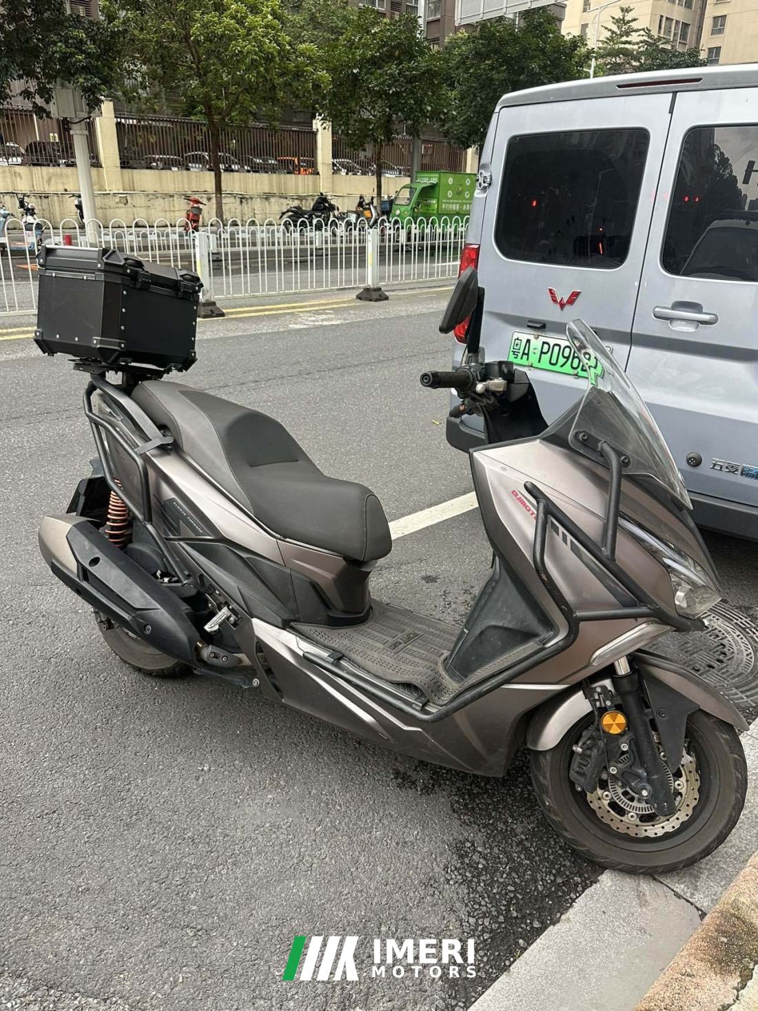 QJMOTOR Hong 250 - motorcycle from China