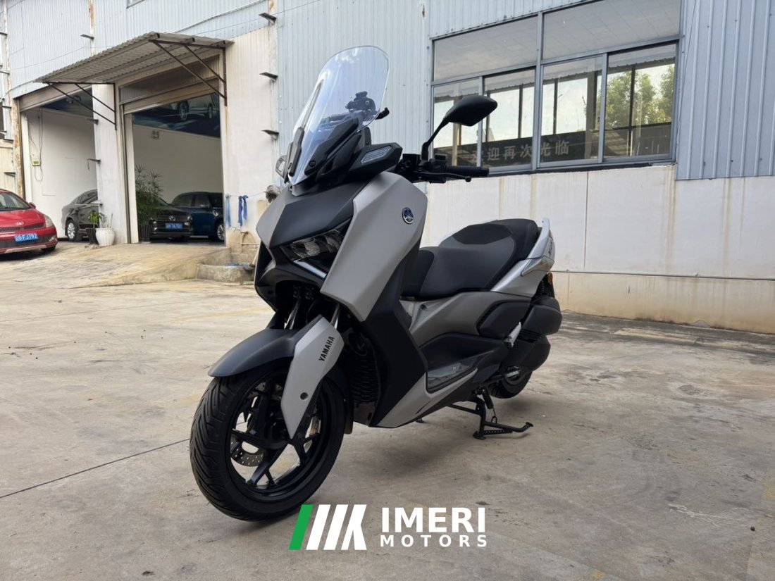 Yamaha XMAX 300 cc - motorcycle from China