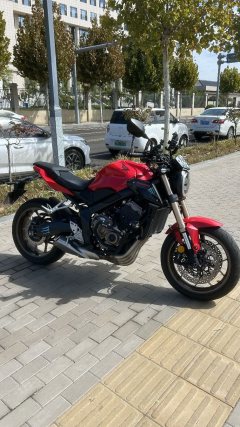 Honda CB650R - photo 1