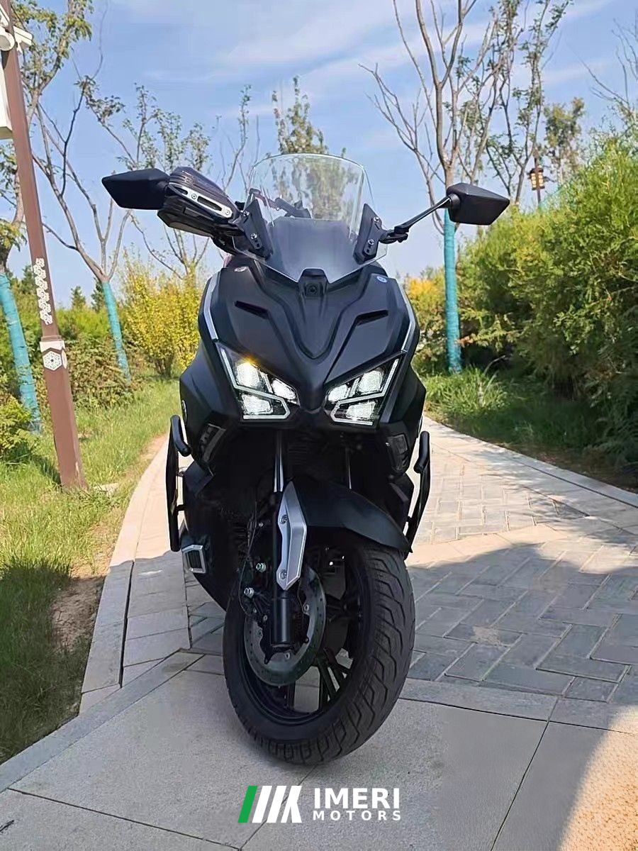 Lingchen Maxi Scooter 150 - motorcycle from China