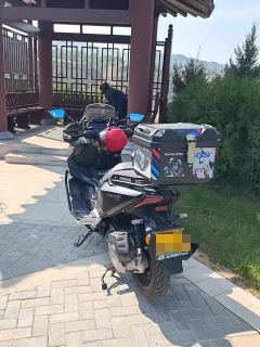 Lingchen Maxi Scooter 150 - photo 3