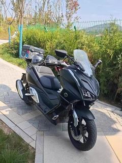 Lingchen Maxi Scooter 150 - photo 4