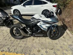 Honda CBR400R - photo 2