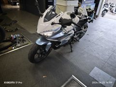 Honda CBR400R - photo 5