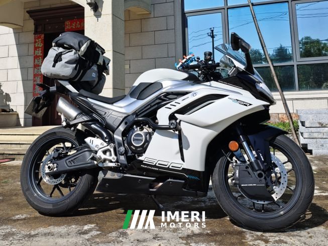 2026 CFMOTO 500SR