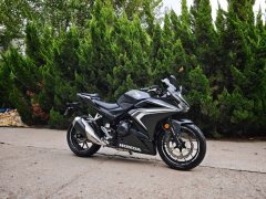 Honda CBR400R - ფოტო 3