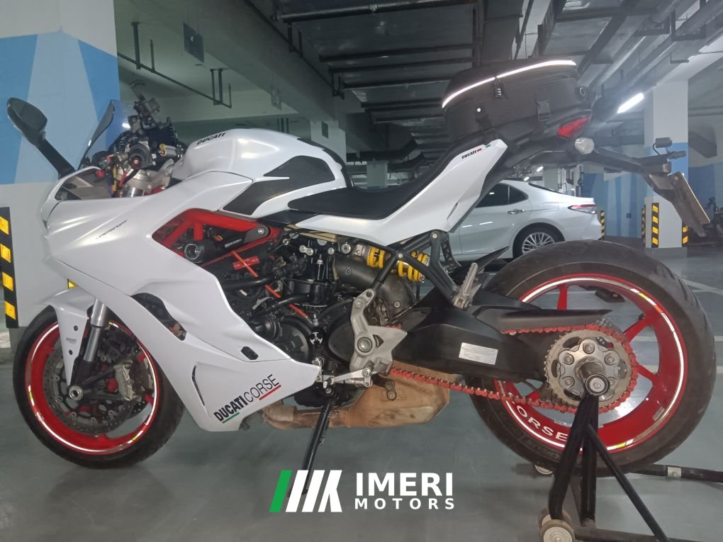 2021 Ducati SuperSport 950 cc