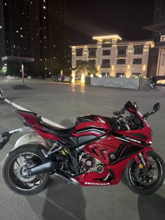 Honda CBR650R - фото 1