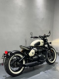 Triumph Bonneville Bobber 1200 cc - ფოტო 3