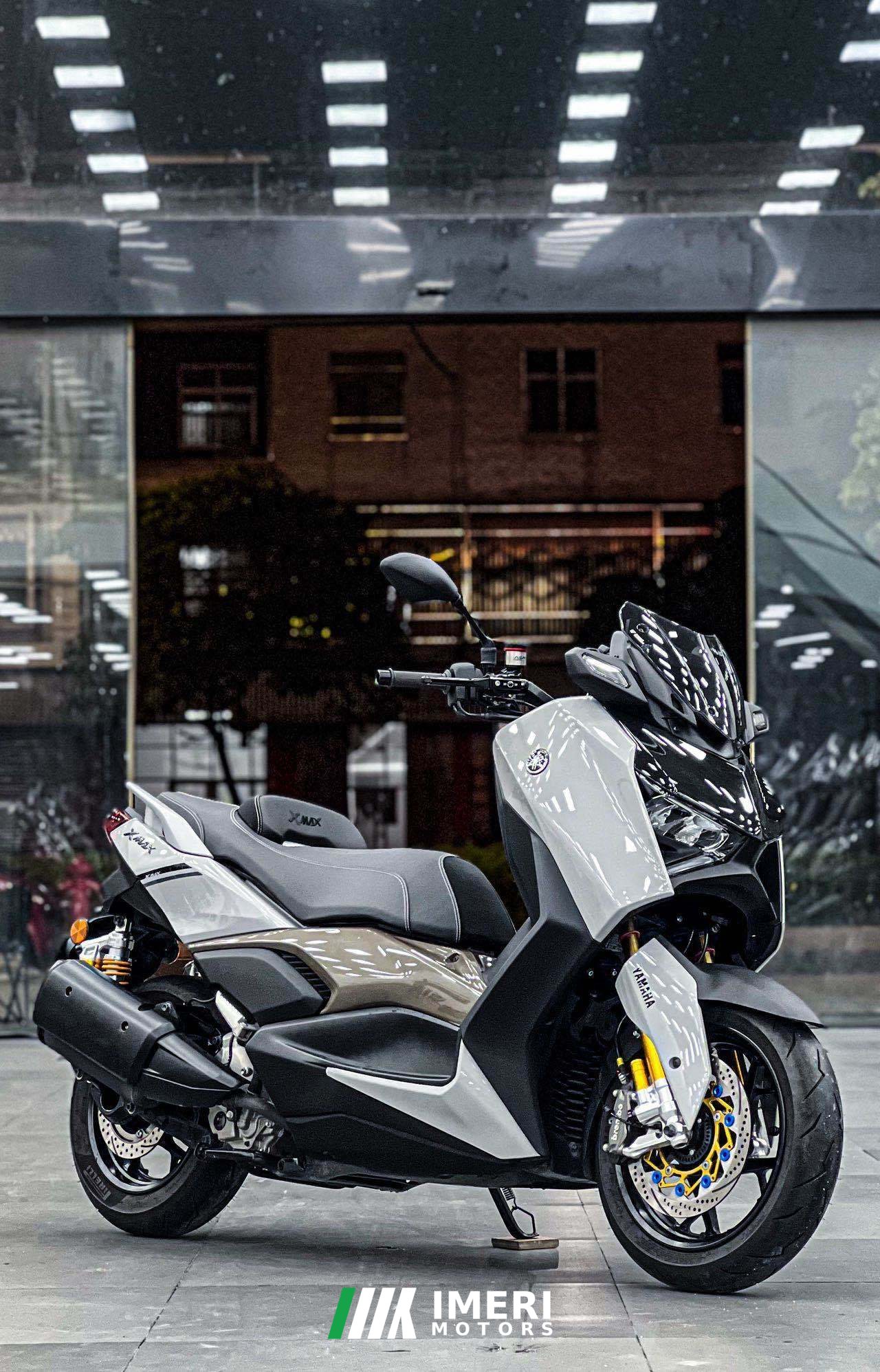 2024 Yamaha XMAX 300 cc