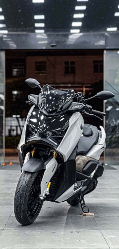Yamaha XMAX 300 cc - ფოტო 2