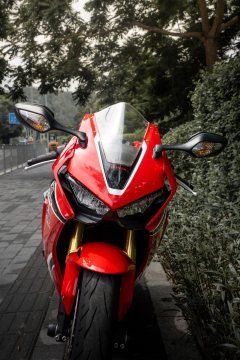 Honda CBR 1000 RR - ფოტო 2