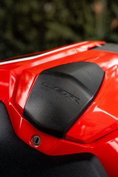 Honda CBR 1000 RR - ფოტო 5
