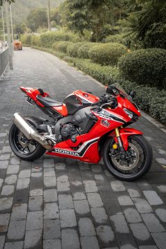 Honda CBR 1000 RR - ფოტო 6