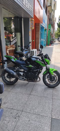 Kawasaki Z400 - ფოტო 1