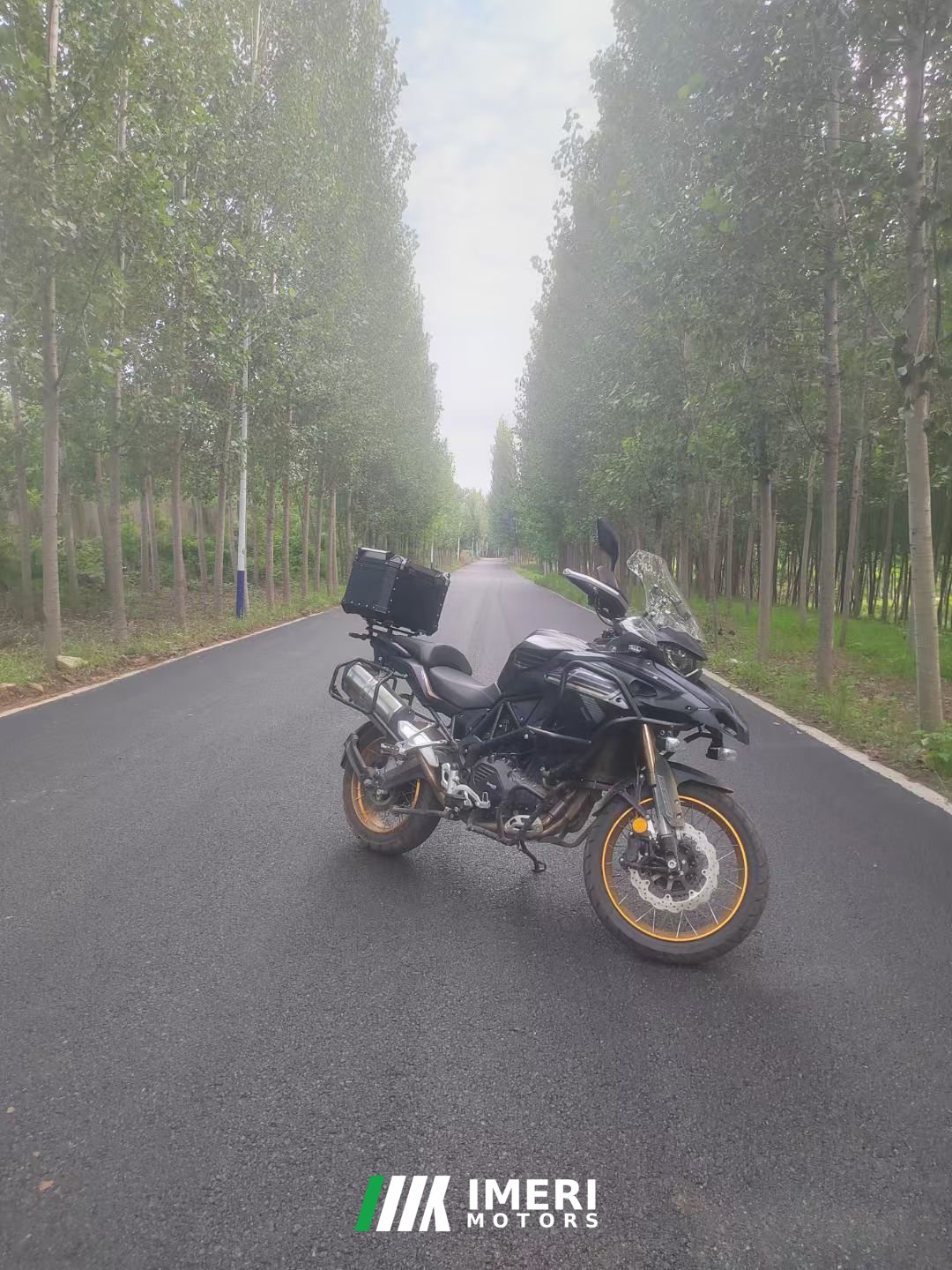 Benelli TRK552 550 cc - мотоцикл из Китая